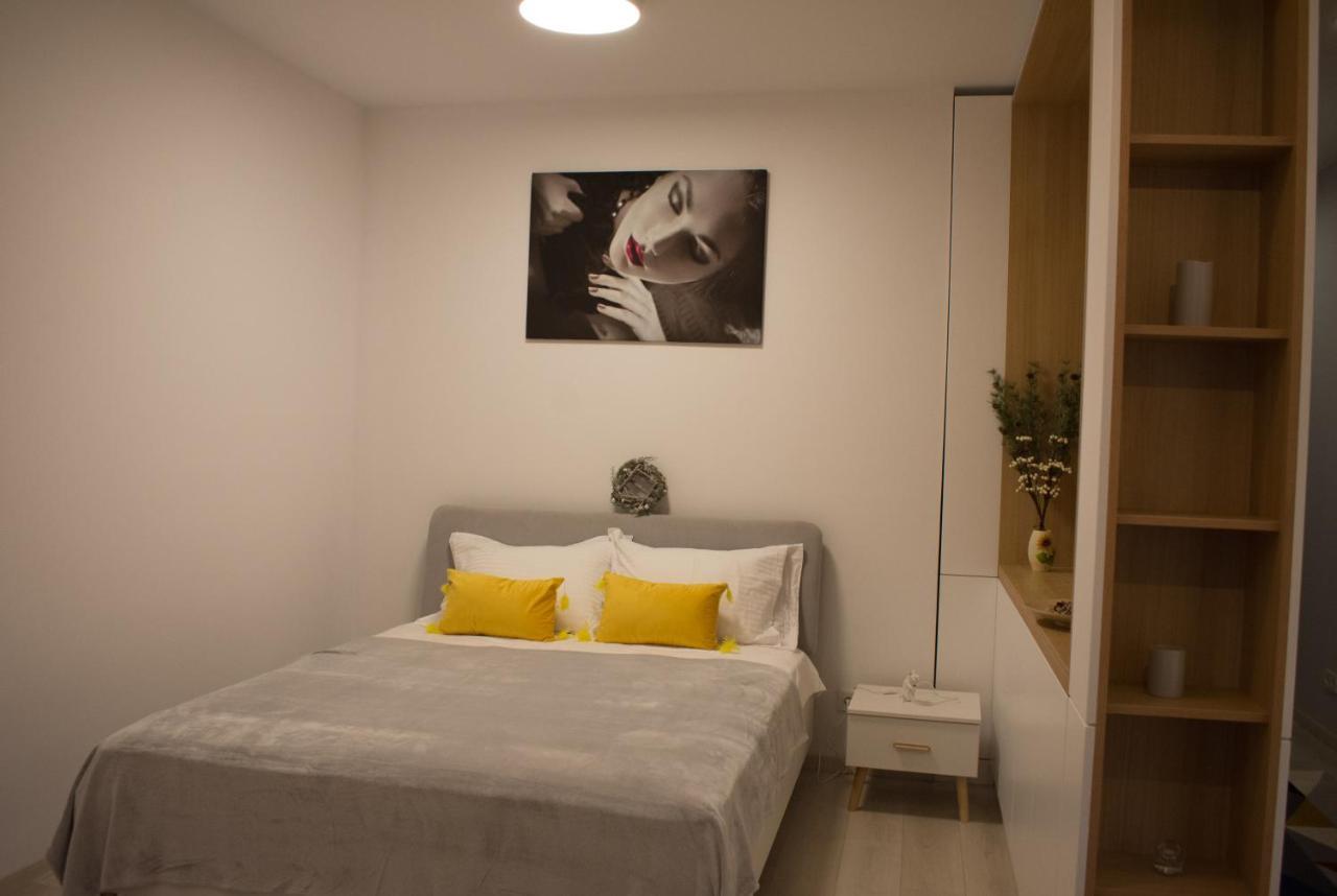 Gio Home C13 Bukarest Exteriör bild